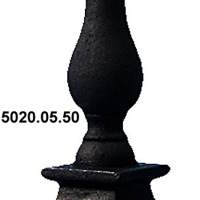 Gyertyatartó tömör vas fekete színben - kb.31 cm magas, 10 cm széles